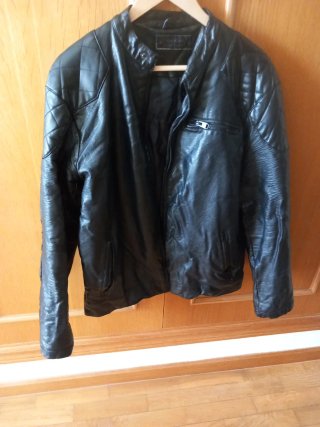 Cazadora de Piel Negra Talla M