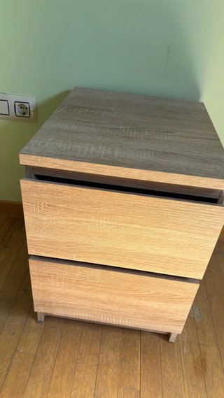 Mesita de Noche de Madera