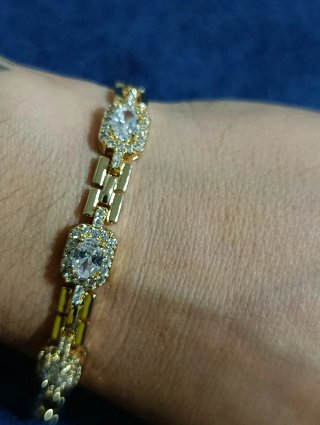 Pulsera Dorada con Piedras