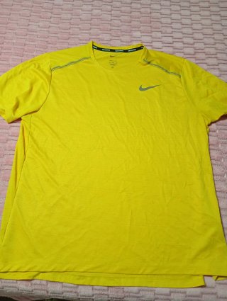 Camiseta Nike Amarilla Talla L