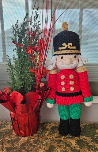 Cascanueces hecho a mano a crochet