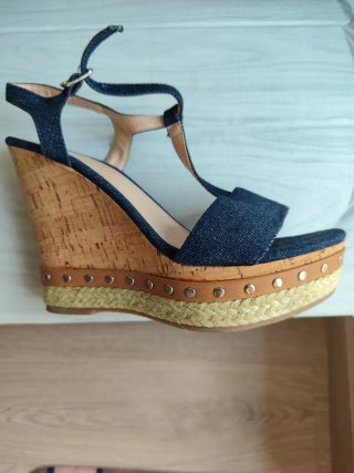 Sandalias de cuña con plataforma