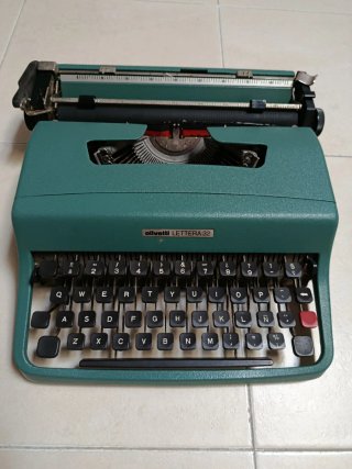 Máquina de escribir metálica Olivetti Lettera 32