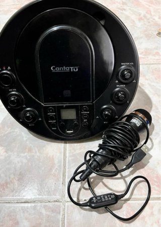 Karaoke CantaTu nero con microfono