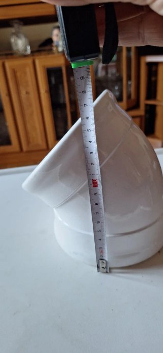 Codo de tubería blanco