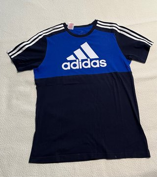 Camiseta Adidas Talla 15-16 Azul y Negra