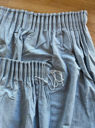 2 Cortinas Azules con Cinta para Riel