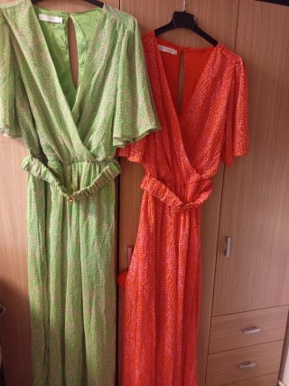 Monos largos mujer talla M. 5€ cada uno