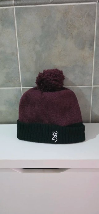 Gorro Browning con pompón sin uso