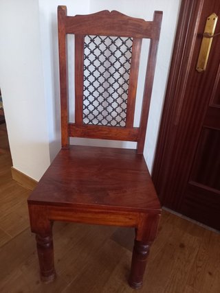 4 Sillas Madera Maciza con Detalle Metálico