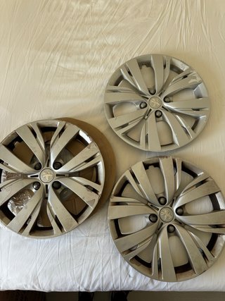 Tapacubos originales Peugeot 208 15” (3 unidades)