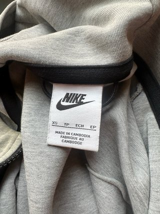 Chaqueta Nike Tech Fleece Gris