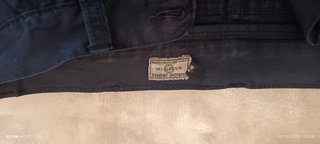 Pantalón corto negro con cinturón
