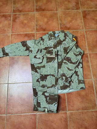 Uniforme camuflaje árido 3 colores