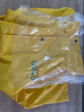 Chaqueta Amarilla Glovo