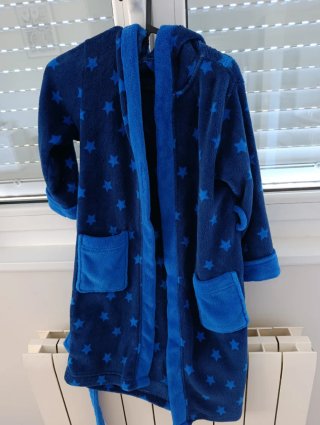 Bata Infantil Azul con Estampado de Estrellas