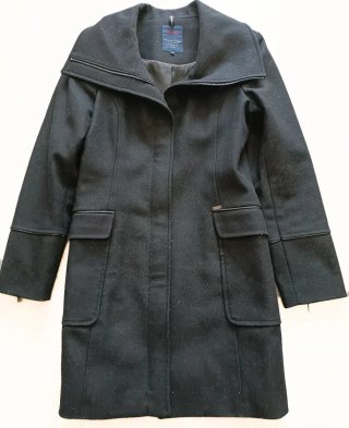 Abrigo Salsa Talla M Negro