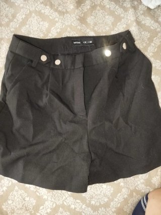 Pantalón corto negro Lefties