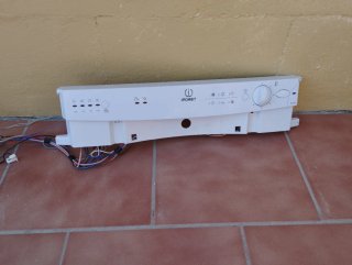 Placa frontal para lavavajillas Indesit