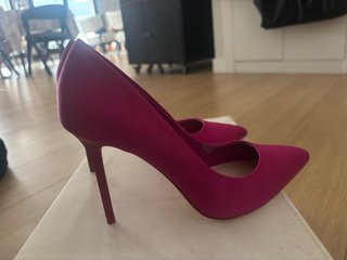 Stilettos Zara Fucsia con tacon rojo Talla 38