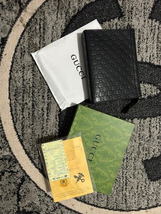 Cartera Gucci Negra URGE VENTA! UN POCO NEGOCIABLE