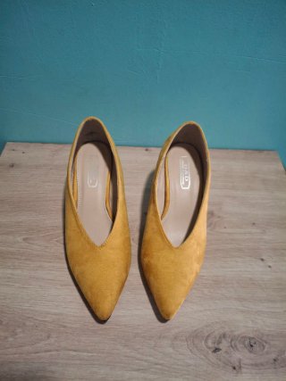 Zapatos de tacón amarillos talla 36