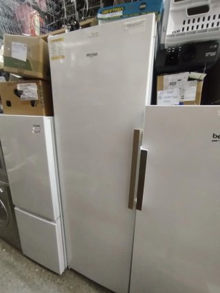 Congelador Vertical Whirlpool UW8 F2Y WBI F 2