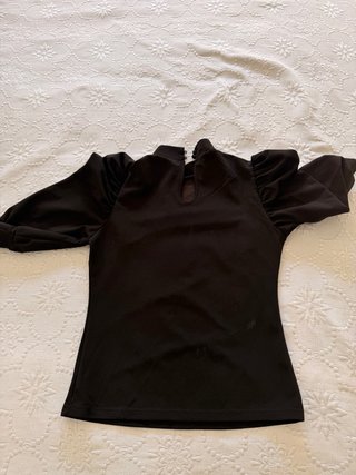 Camiseta Shein Negra Manga Abullonada