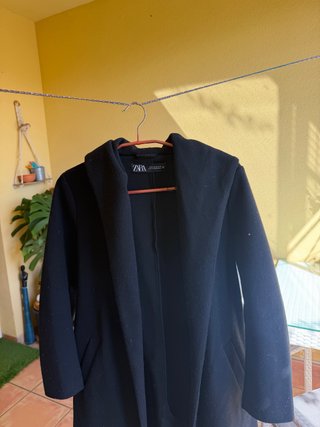 Abrigo negro Zara talla XS mujer