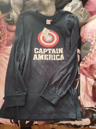 Camiseta Capitán América Marvel con etiqueta