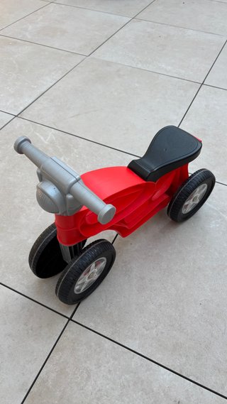 Moto correpasillos infantil roja