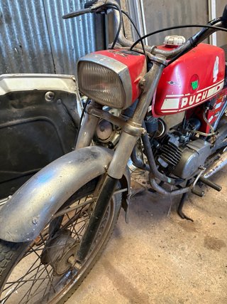Ciclomotor Puch Rojo