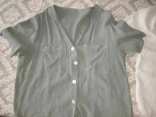 Camisa de manga corta verde oliva