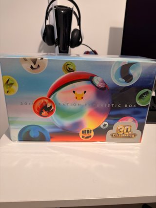 Futuristic Box 30 Aniversario Pokémon
