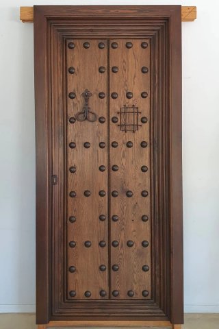 Puerta de Entrada de Madera Maciza