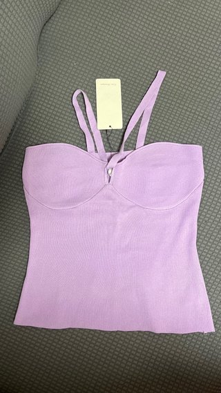 Top morado de tirantes