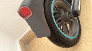 Patinete eléctrico poco uso, incluye casco cecotec