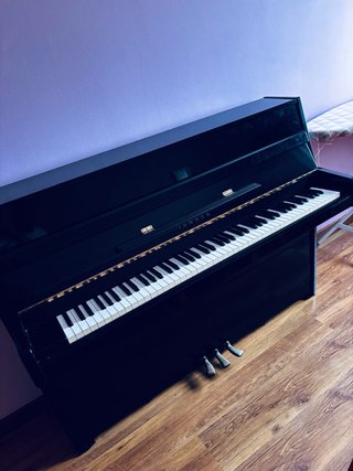 Piano Yamaha Vertical Negro