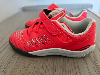 Botas de fútbol sala niño número 30