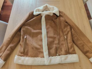 Chaqueta efecto ante con pelito