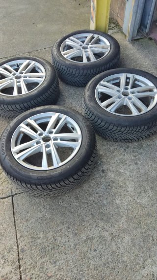 Set de 4 Llantas con Neumáticos Goodyear