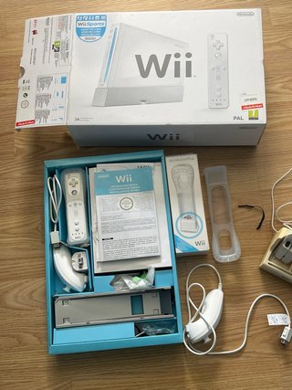 Nintendo Wii + Balance Board + Giochi