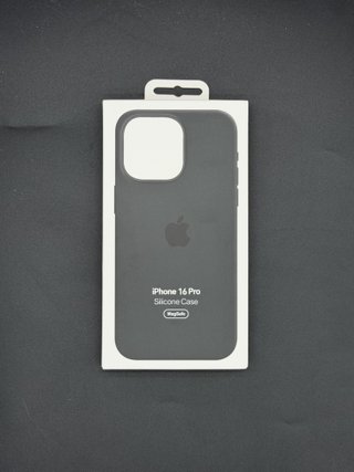 Cover iPhone 16 Pro Silicone Nuova 11