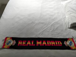 Bufanda Real Madrid Negra y Roja