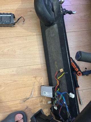 Piezas y chasis de patinete eléctrico