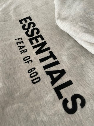 Sudadera Essentials Fear of God Gris