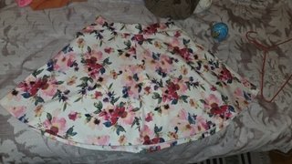 Falda de Vuelo Blanca con Flores Talla XS