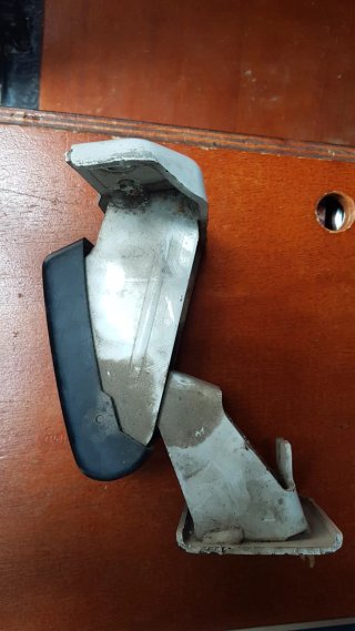 Bisagra inferior trasera Citroen Jumpy 07-14
