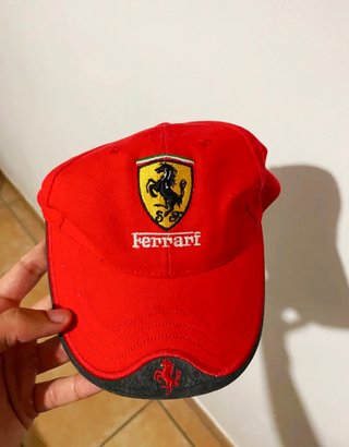 Boné Ferrari Vermelho