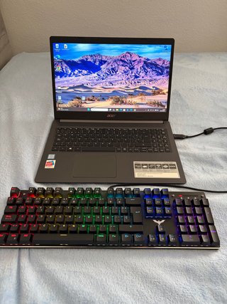 Portatile Acer Aspire 5 e Tastiera da Gaming in Omaggio